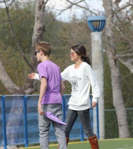 selena gomez out and about 2011. Justin Bieber and Selena Gomez